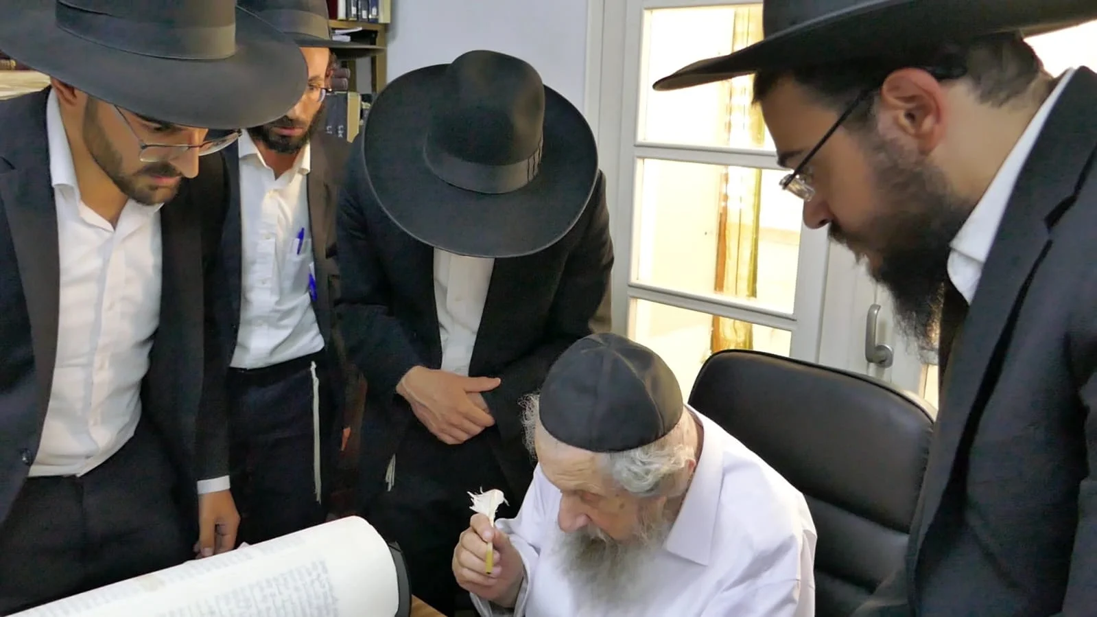 Hakhnassat Sefer Torah 10