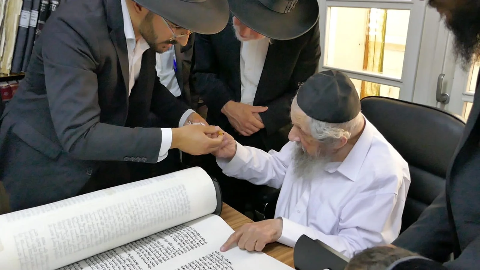 Hakhnassat Sefer Torah 22