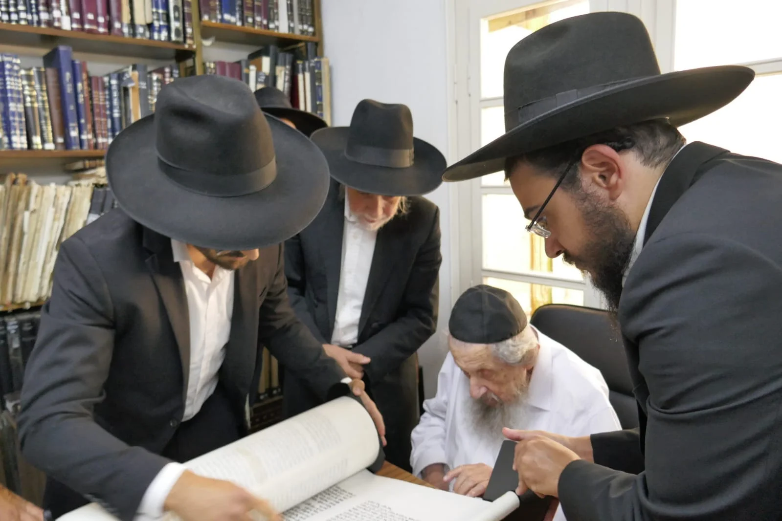 Hakhnassat Sefer Torah 4