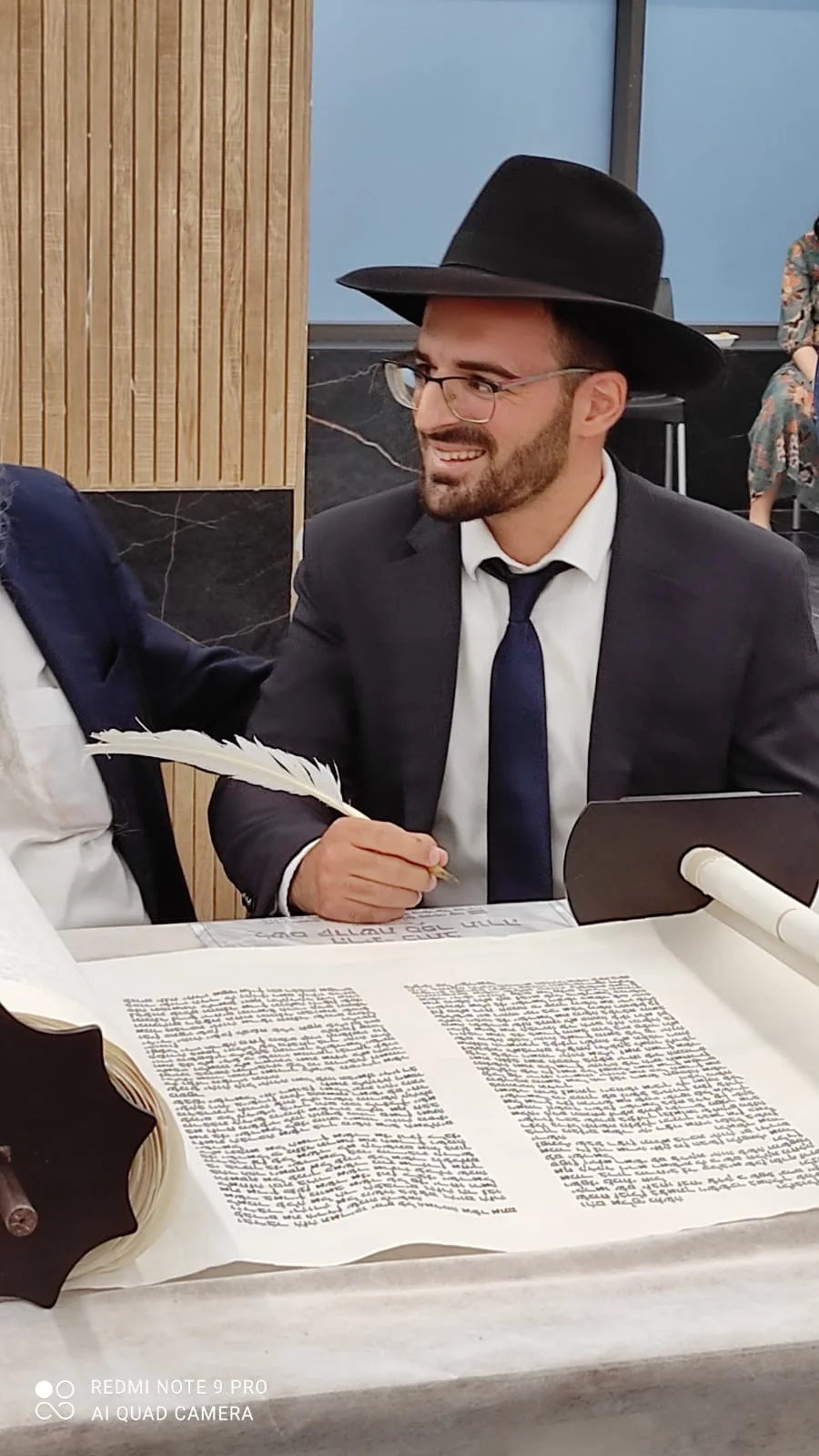 Shimon Sofer en pleine écriture